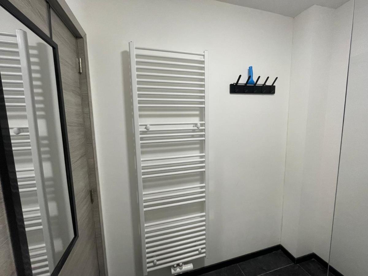 Le Pre Sous L Eau - Moderna Apartment Anhee Exterior photo